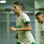 América recusa proposta milionária por jovem volante