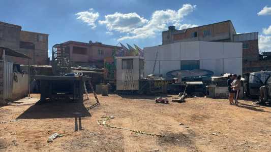 Briga aconteceu em uma oficina que presta serviço para parques de diversão