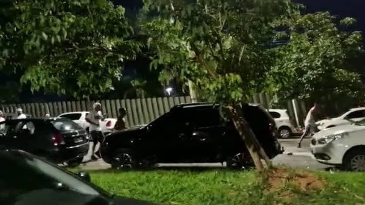 Vídeo: torcedores de Atlético e Millonarios brigam nos arredores do Mineirão