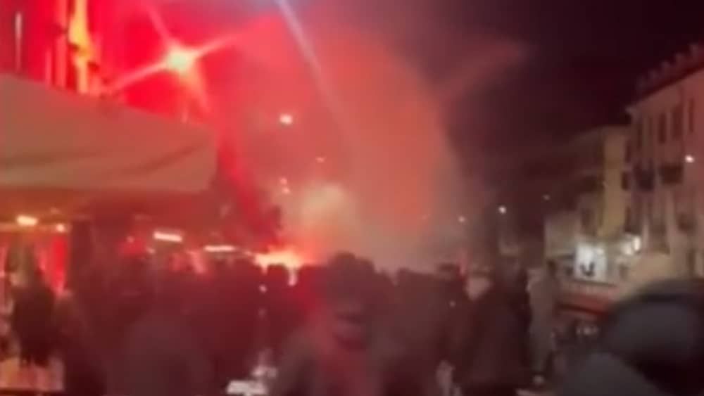 Briga entre ultras de Milan e PSG termina com torcedor esfaqueado na Itália