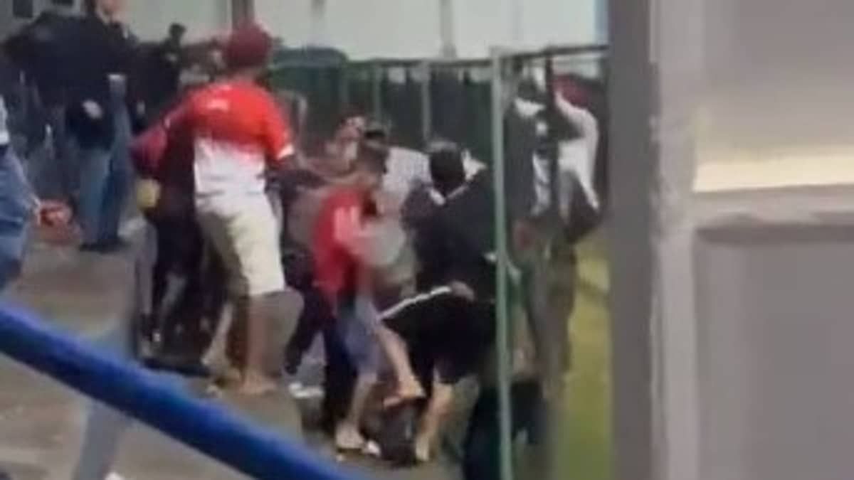 Vídeo: torcedor é morto a facadas e outro fica ferido após briga em partida de futebol em Moeda, em Minas