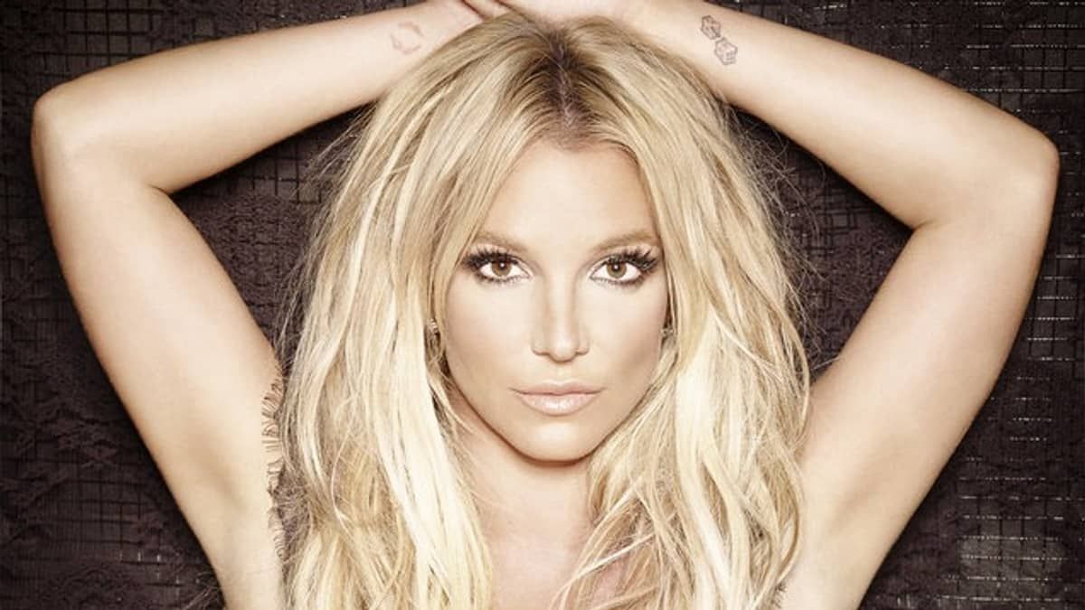 Britney Spears ironiza críticas sobre o seu corpo com vídeo sensual: 'não me pareço com as fotos que os paparazzis tiram'