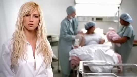 Britney Spears no videoclipe de 'Everytime'