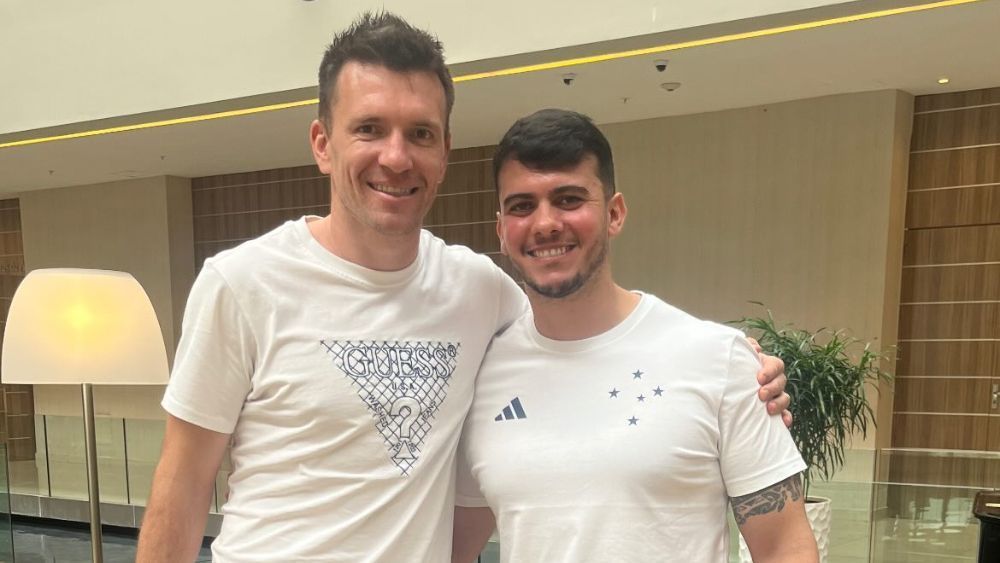 Campeão brasileiro pelo Cruzeiro visita delegação no Paraguai