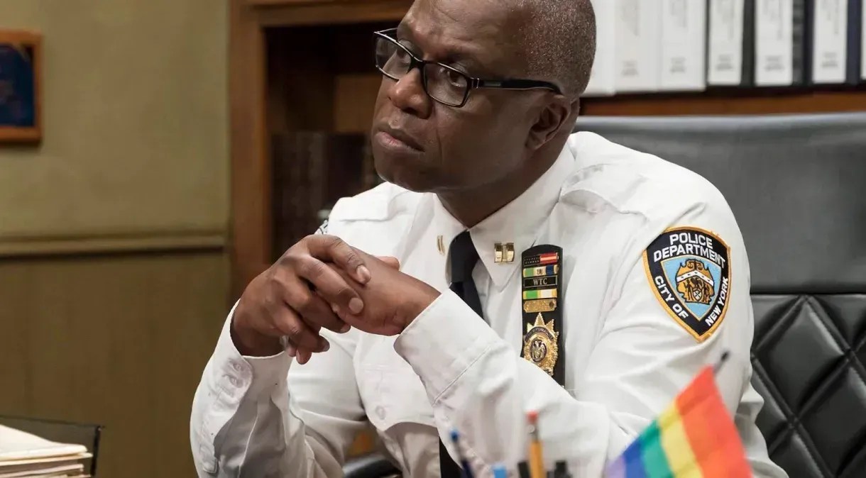 Causa da morte de Andre Braugher, capitão Holt de 'Brooklyn Nine-Nine', é revelada