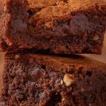 Brownie de creme de avelã com rum e castanhas adoça o menu da Cozinha Libre