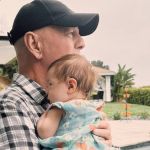 Primeira neta de Bruce Willis tem nome escolhido após erro de digitação