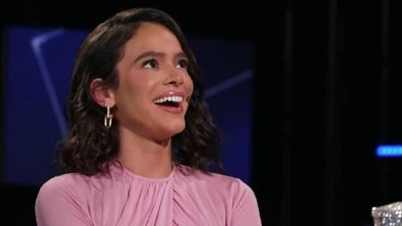 Bruna Marquezine cai na risada ao ser perguntada sobre 'livramento'