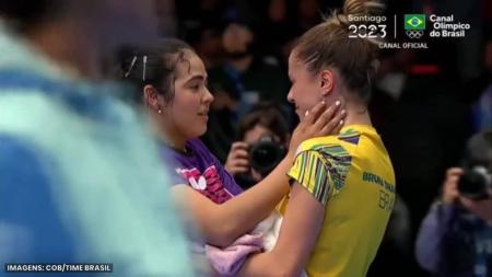 Bruna Takahashi foi consolada por Adríana Diaz