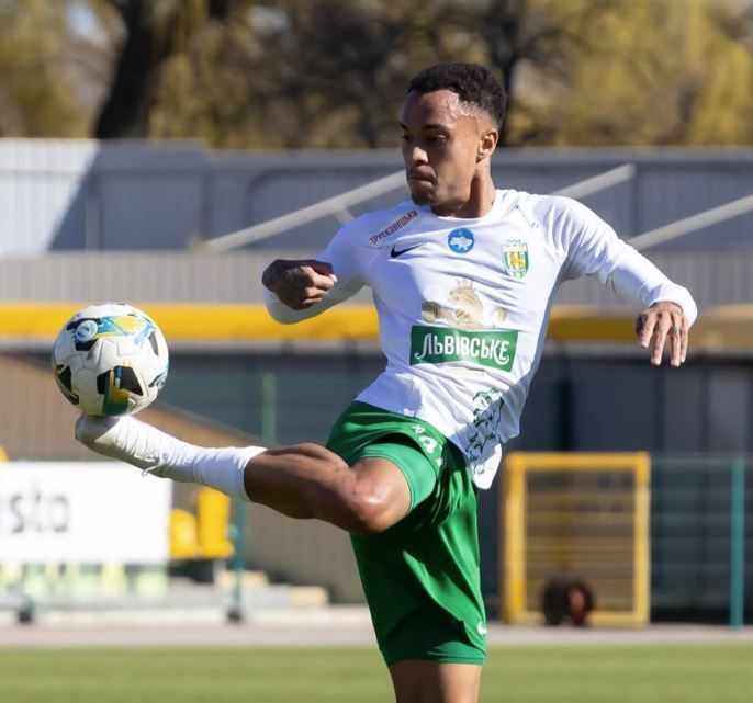 Jogador emprestado pelo Atlético brilha e chega a oito gols na Ucrânia