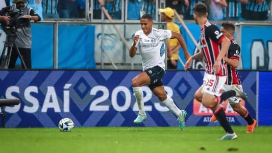 Bruno Alves ressalta evolução do Grêmio