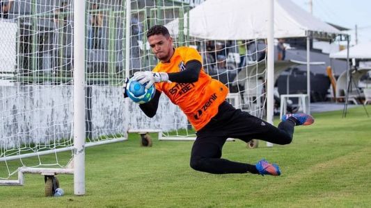 Bruno Ferreira em treinamento no CT de Porangabuçu, em Fortaleza