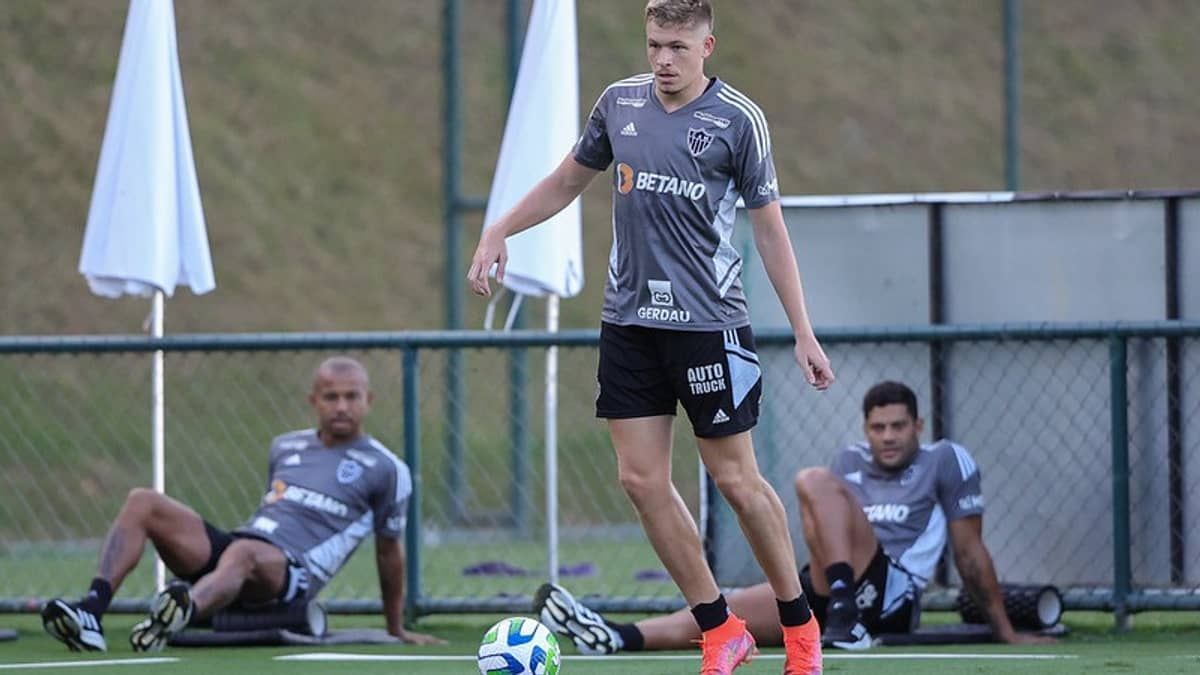 Atlético: Fuchs volta, Hulk fica e Paulinho é dúvida; veja mudanças