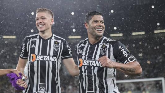 Bruno Fuchs e Hulk, zagueiro e atacante do Atlético
