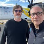 Vocalista do Biquini Cavadão descobre que viajou no mesmo avião que caiu em SP