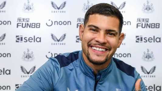 Bruno Guimarães renovou contrato com o Newcastle até 2028