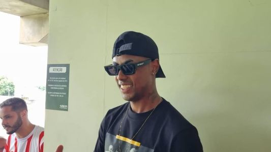 Bruno Henrique acompanha o irmão, que atua pelo Estrela Mirim