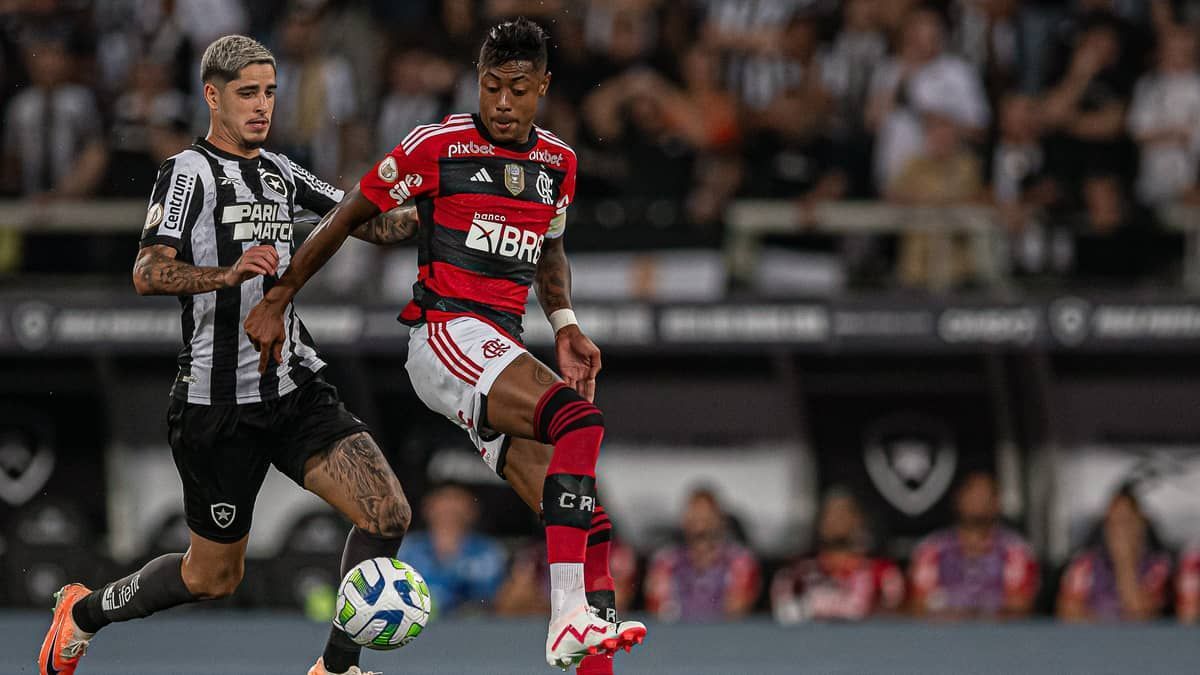 Bruno Henrique comenta favoritismo dado a rivais do Flamengo: 'Tem que ter respeito'