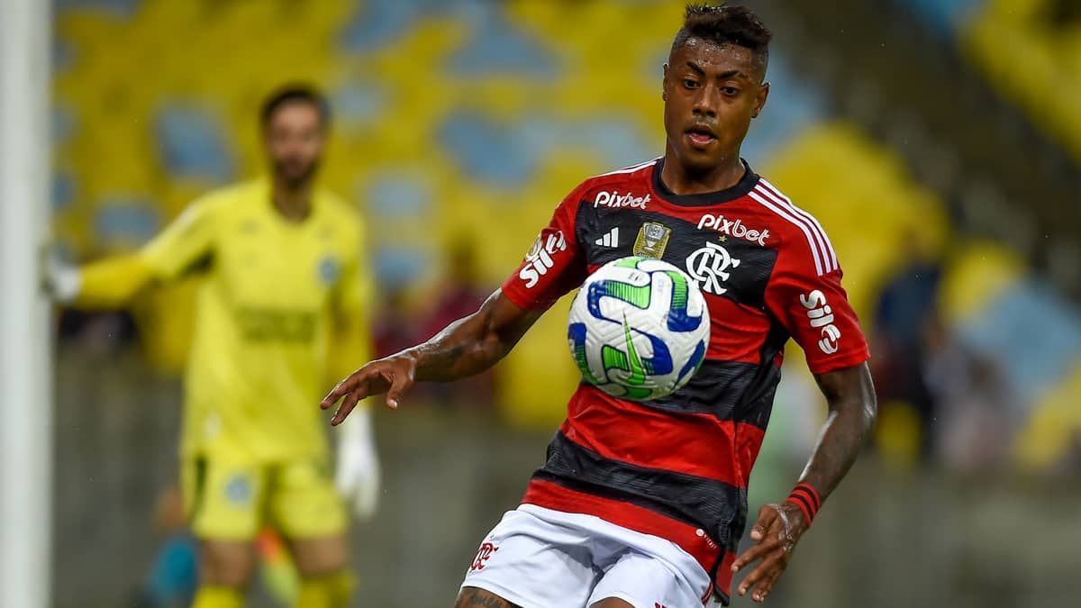 Bruno Henrique é mais um desfalque para o Flamengo contra o Fluminense