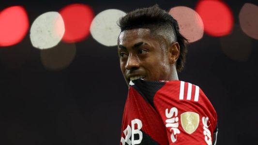 Bruno Henrique fez um dos gols do Flamengo na vitória sobre o Aucas