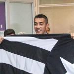 Bruno Lage desembarca no Rio e é recebido pela torcida do Botafogo