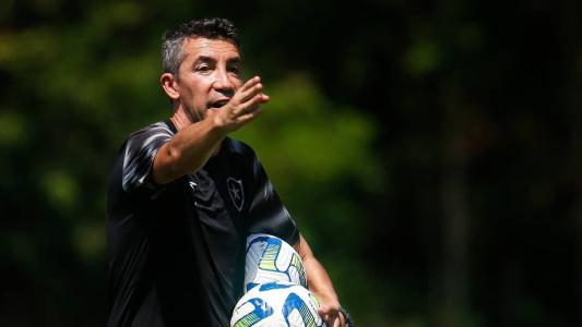 Bruno Lage definirá a equipe do Botafogo em treino nesta sexta