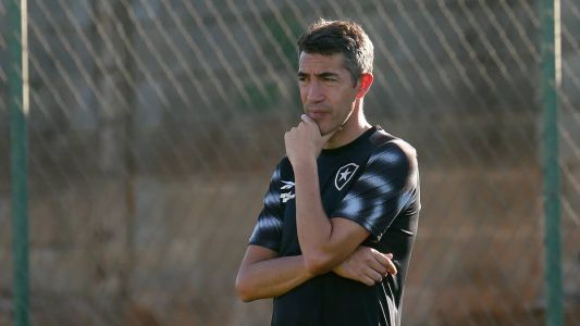 Bruno Lage deve realizar mudanças na equipe do Botafogo diante do Guaraní