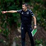 Técnico do Botafogo revela estratégia ao colocar cargo à disposição