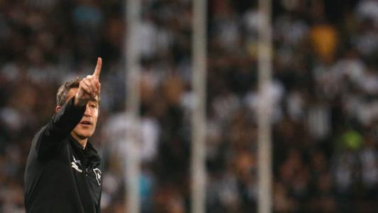 Bruno Lage em partida no Nilton Santos