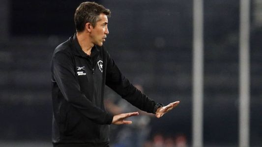 Bruno Lage foi demitido do líder Botafogo nessa terça-feira (3)