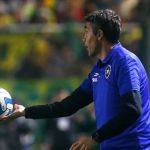 Lage assume responsabilidade por eliminação do Botafogo e faz apelo à torcida