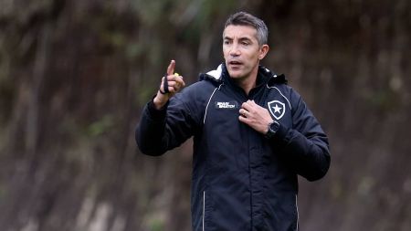 Bruno Lage terá primeira semana completa no comando do Botafogo
