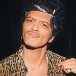 Bruno Mars se pronuncia após deixar Israel às pressas 
