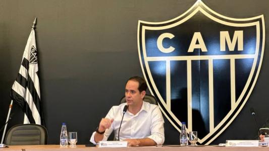 Bruno Muzzi durante entrevista coletiva na sede de Lourdes