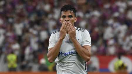 Bruno Rodrigues após gol da vitória sobre o Fortaleza