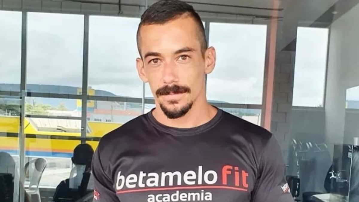 Instrutor de academia cai de cabeça e morre em acidente com barra fixa 