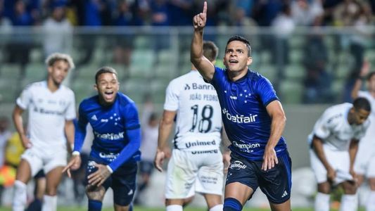Bruno Rodrigues comemora gol da vitória sobre o Cruzeiro sobre o Grêmio