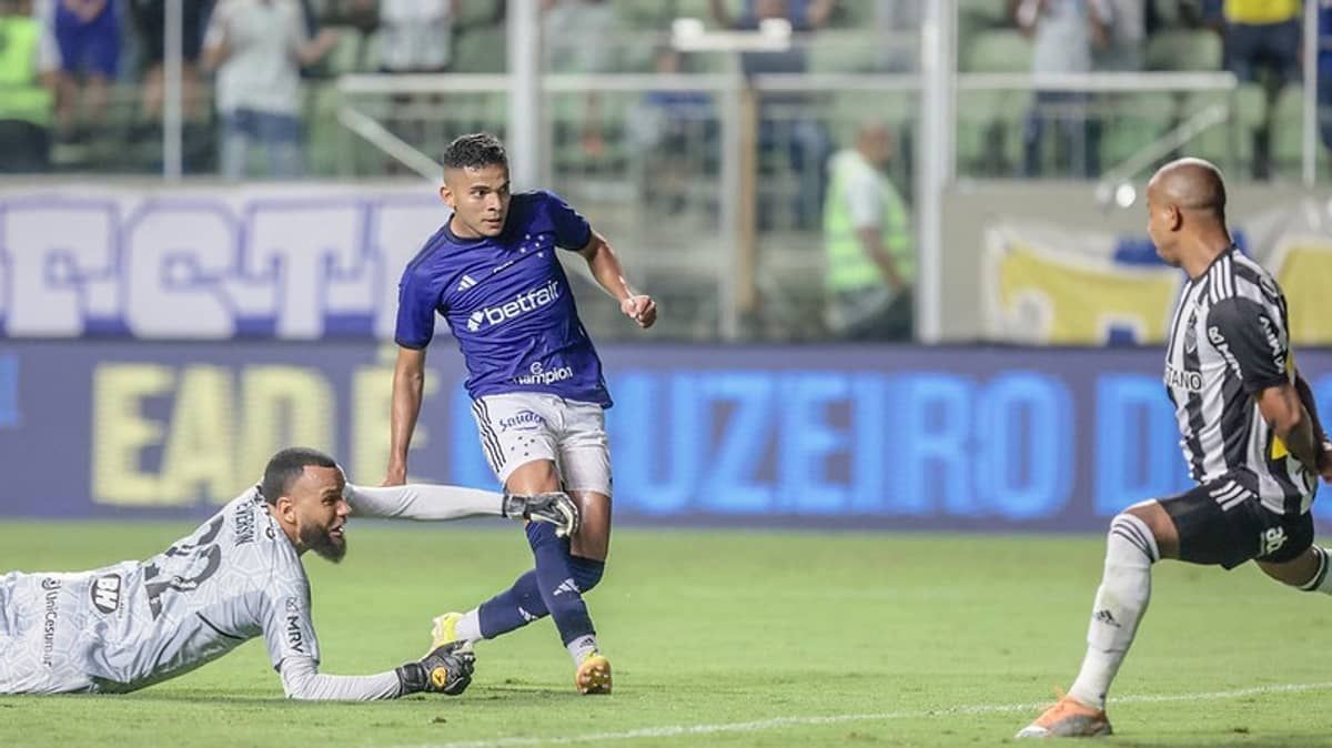 Bruno Rodrigues, destaque no clássico, vira líder de participações em gols no Cruzeiro