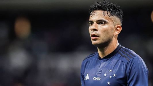 Bruno Rodrigues em ação no duelo com o Flamengo, no Mineirão