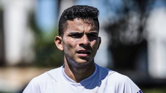 Bruno Rodrigues em treino na Toca da Raposa 2, em Belo Horizonte