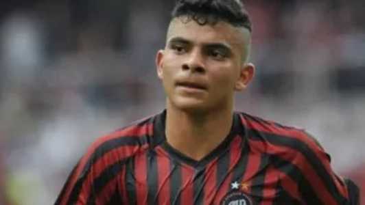 Bruno Rodrigues estreou como profissional pelo Athletico-PR, em 2017