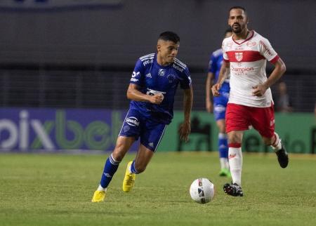 Bruno Rodrigues marcou um dos gols da vitória do Cruzeiro sobre o CRB, por 2 a 0, em 2022, no Rei Pelé