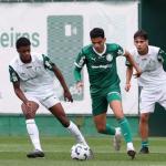 Bruno Rodrigues participa de jogo-treino no Palmeiras 15 meses após grave lesão