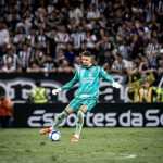 Ceará renova contrato com goleiro titular no acesso para a Série A