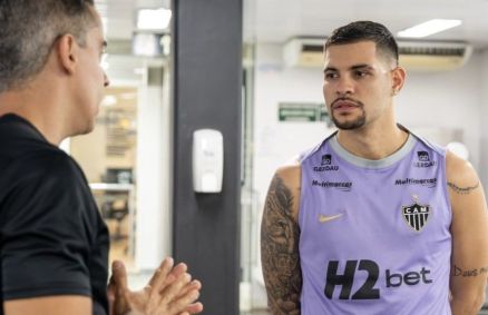 Bruno Guimarães na Cidade do Galo em 16 de fevereiro de 2026 para tratamento de lesão