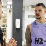 Meio-campista da Seleção surpreende e inicia tratamento de lesão no Atlético