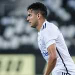 Bruno Rodrigues, do Cruzeiro, marca jogo beneficente em Pernambuco