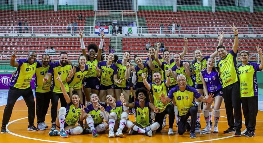 Superliga Feminina B: Brusque bate Recife e se garante na elite do vôlei