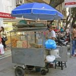 Ambulantes enfrentam dificuldades seis anos após retirada de camelôs do centro de BH