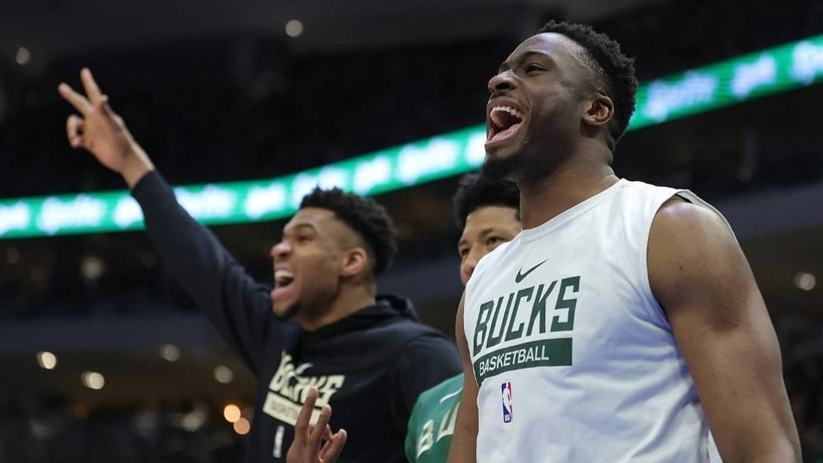 Bucks vence Bulls e crava melhor campanha geral; Lakers perde duelo direto na NBA